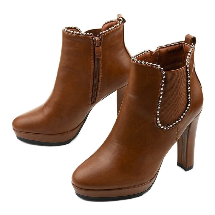 Brown ankle boots with a zipper and Circus elastic 2