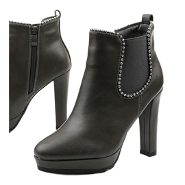 Gray boots on the post with a zipper and Circus elastic grey 1