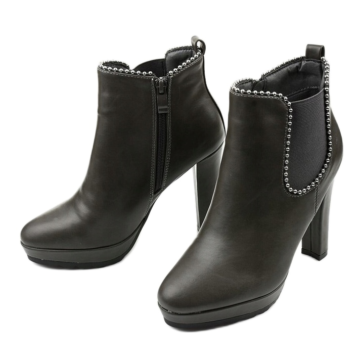 Gray boots on the post with a zipper and Circus elastic grey 2