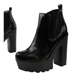 Black ankle boots on the Zellola post 1