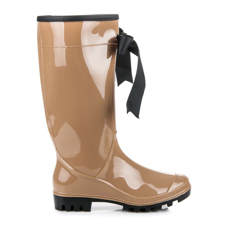 Beige galoshes with a protector 1
