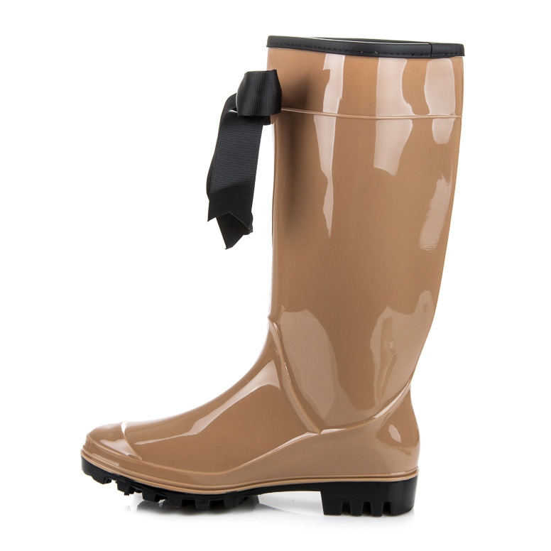 Beige galoshes with a protector 2