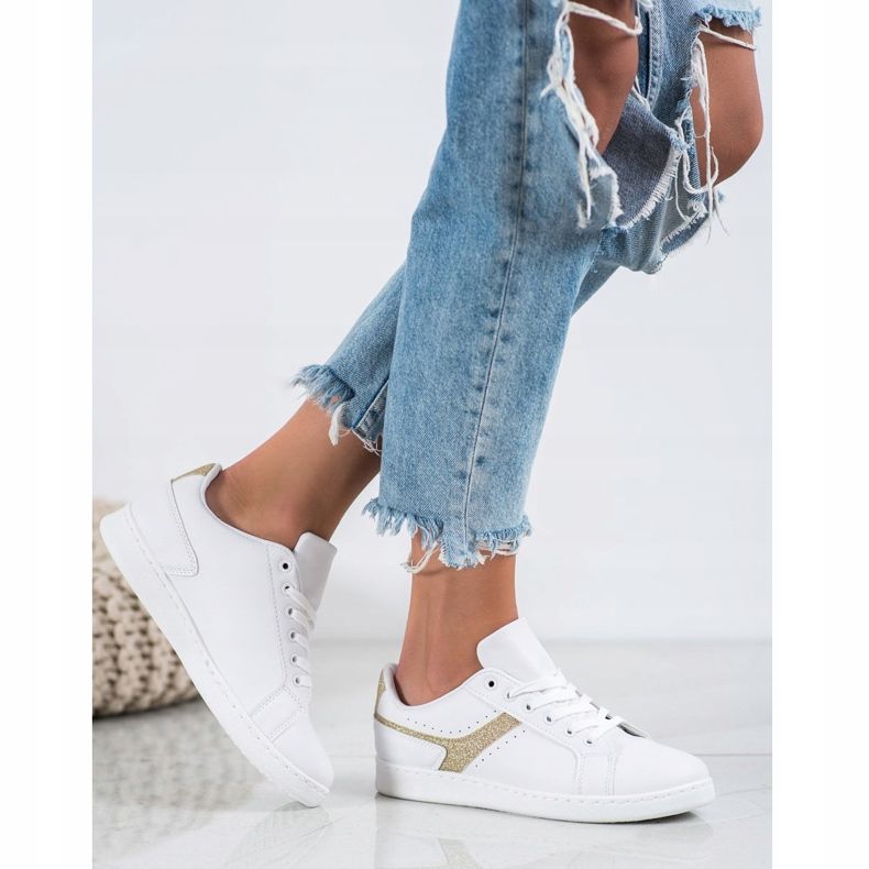 SHELOVET Fashionable Sports Shoes white 1