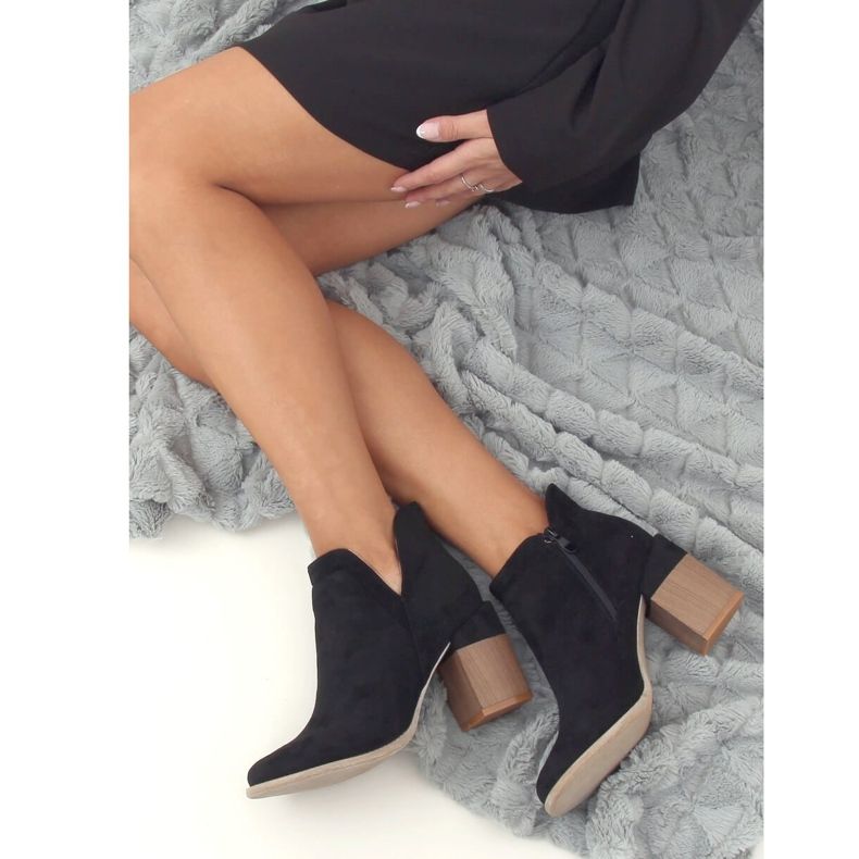 Black Boots with a heel cut black A5703 Black 2