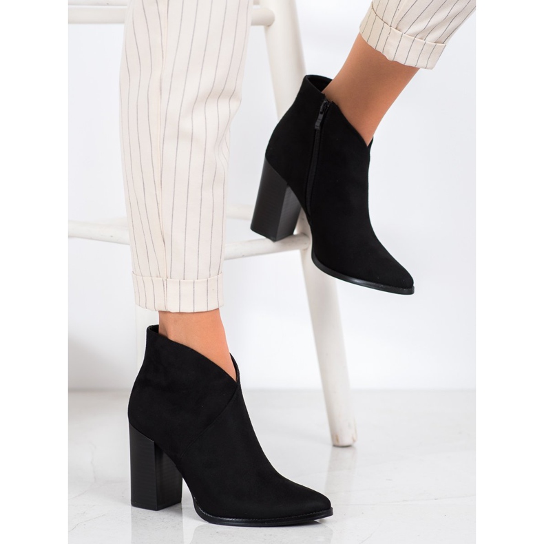 Filippo Stylish boots on a post black 2