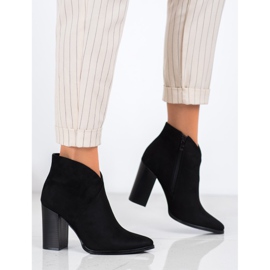 Filippo Stylish boots on a post black 1