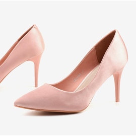 Pink pumps on a LEI-160 heel 1