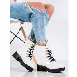 SHELOVET White lacquered boots 1