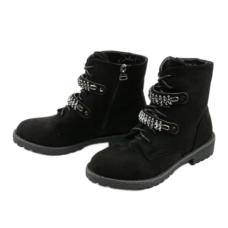 Black boots with decorative Ginoraya stripes 2