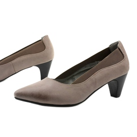 Ladies' gray pumps on a Deloney post grey 1