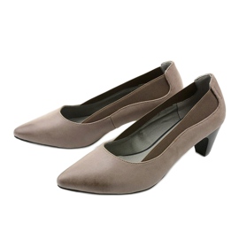 Ladies' gray pumps on a Deloney post grey 2