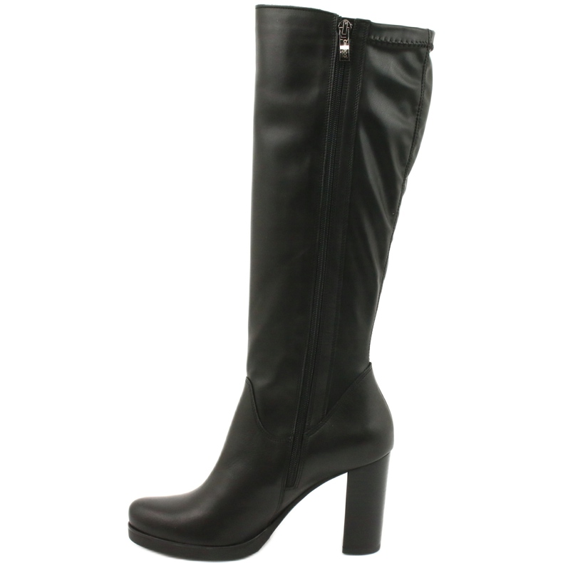 Arka Leather boots on the Arek 7322 pillar black 1