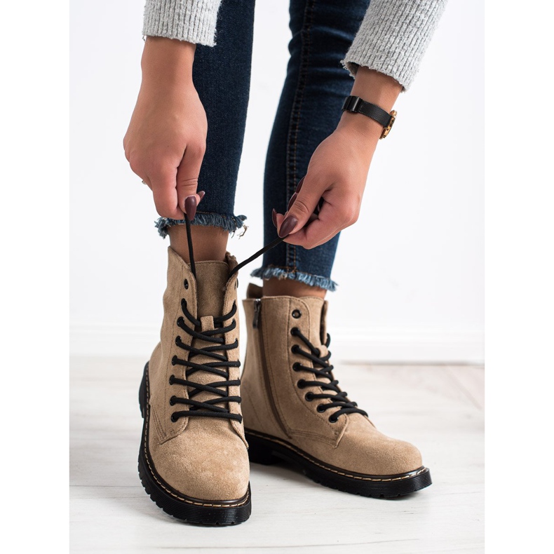 Small Swan Suede Trappers beige brown 1