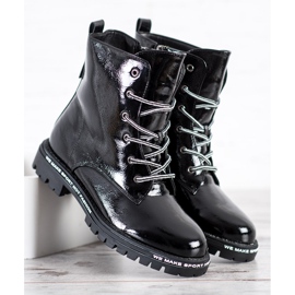 Goodin Varnished Trappers white black 2