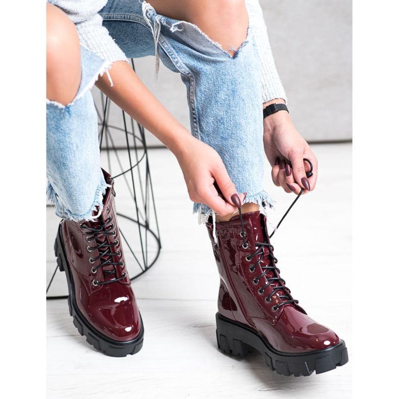 Goodin Lacquered Workers 1