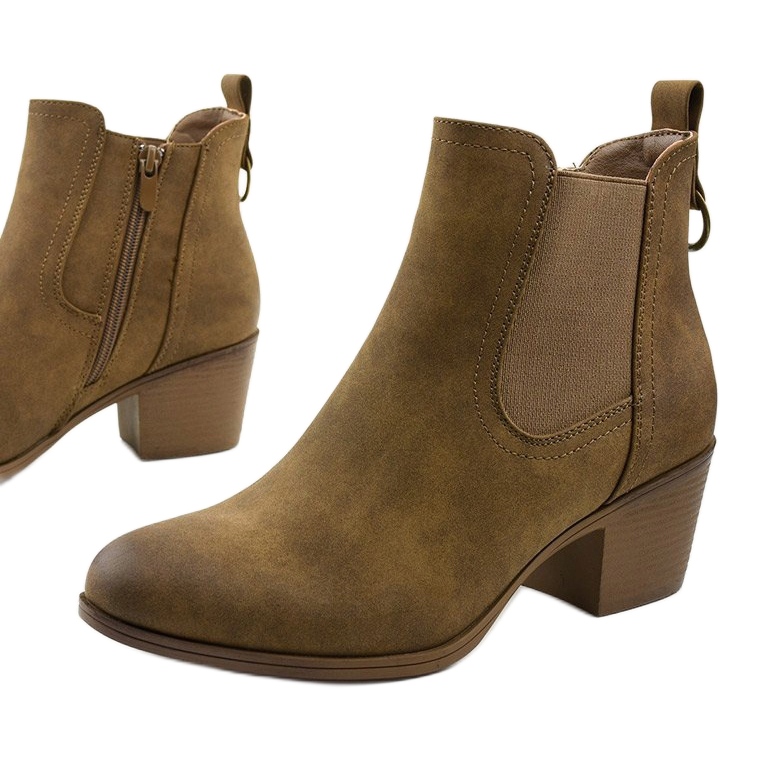 Khaki suede ankle boots on the Tarrenscribe post green 1