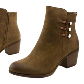 Khaki suede ankle boots on the Keenshaper post green 1