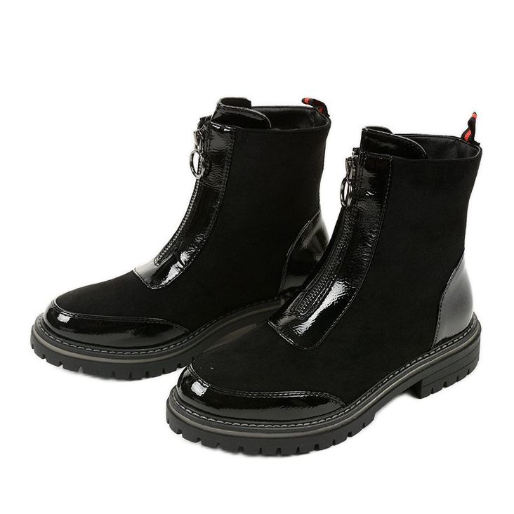 Black insulated boots from Youngbend 2