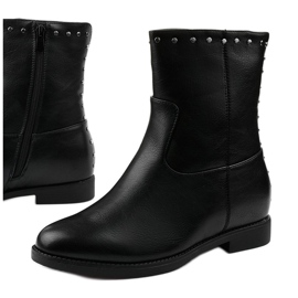 Black boots with a hidden wedge and Nambi letters 1