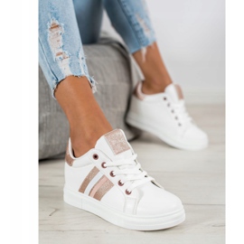 SHELOVET Sports shoes on a wedge white 1