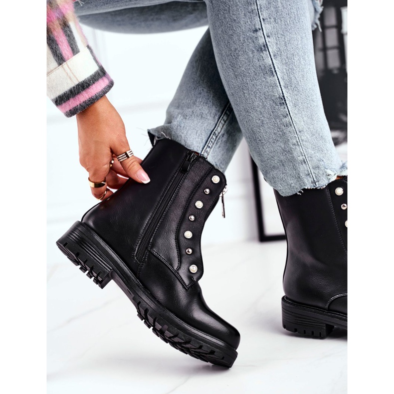 Women's Black Hypnotized warm boots with a zipper at the front 2