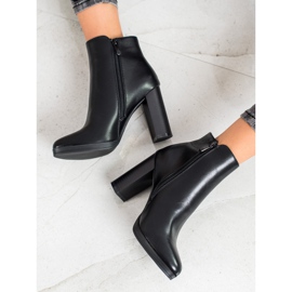 Ideal Shoes Classic high-heeled boots black 2 Ideal Shoes Classic high-heeled boots black 2