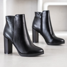 Ideal Shoes Classic high-heeled boots black 1 Ideal Shoes Classic high-heeled boots black 1