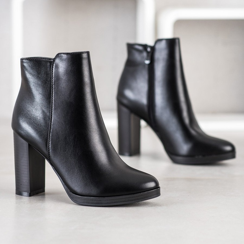 Ideal Shoes Classic high-heeled boots black 1 Ideal Shoes Classic high-heeled boots black 1