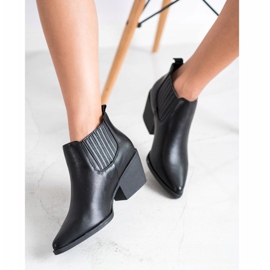 Cm Paris Short Booties In Spitz black 2