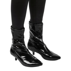 Black lacquered heels with a Ragemour sock 1