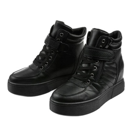 Black warm boots on the wedge AB0013 2