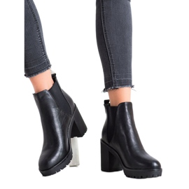 Flyfor Classic Chelsea Boots On The Platform black 2