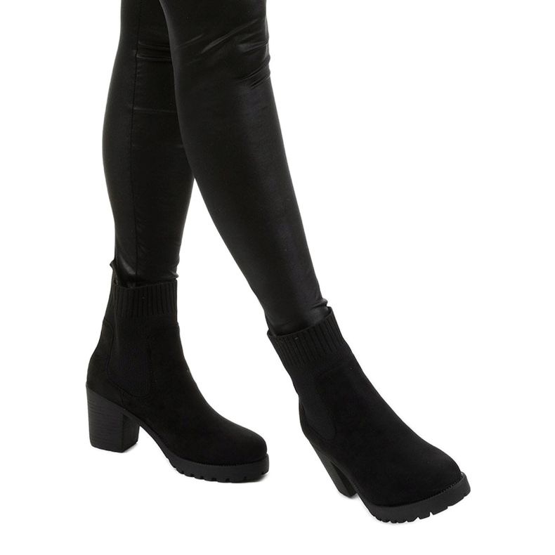 Black ankle boots with a Frostray sock 1