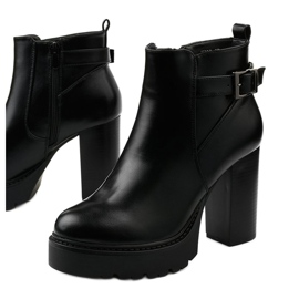 Black ankle boots with Forestcreek zipper 1
