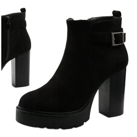 Black ankle boots with a Tone zipper 1