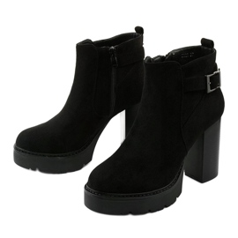 Black ankle boots with a Tone zipper 2