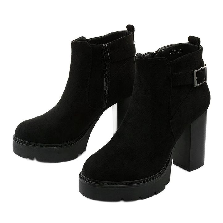 Black ankle boots with a Tone zipper 2
