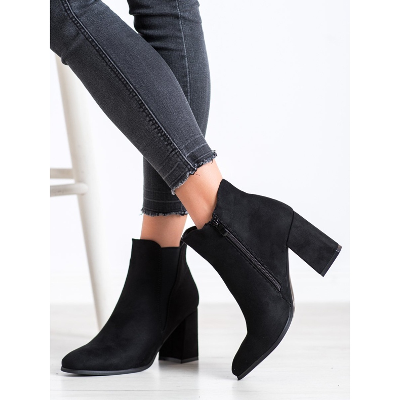Lovery Suede Booties With A Zipper black 2