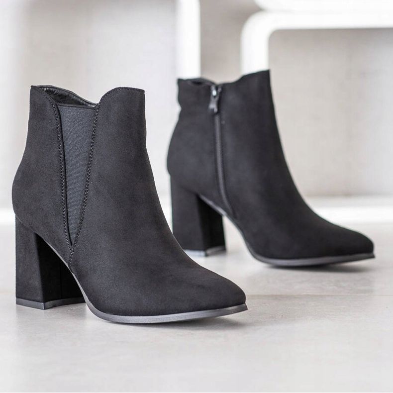 Lovery Suede Booties With A Zipper black 1