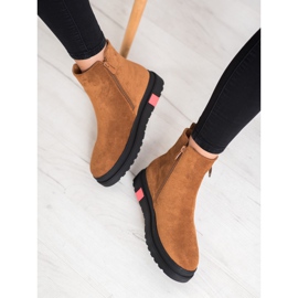 Seastar Boots On The Black Platform brown 1