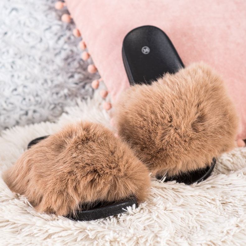 SHELOVET Comfortable Fur Slippers beige 1