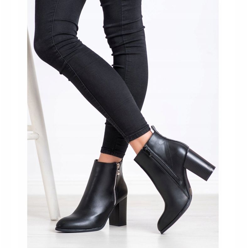 Cm Paris Classic boots with a decorative zipper black 1 Cm Paris Classic boots with a decorative zipper black 1