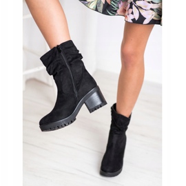 Flyfor Boots With Ruffled Uppers black 2