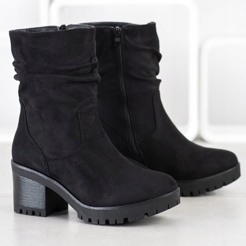 Flyfor Boots With Ruffled Uppers black 1