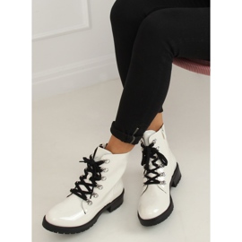 Ecru lacquered boots 7982-PA White 2
