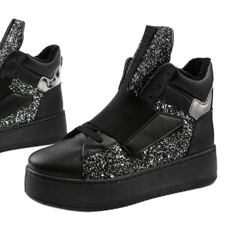 Black insulated boots from Hentevar silver 1