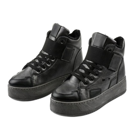 Insulated ankle boots on Riverview black grey 2