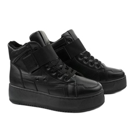 Black insulated boots from Riverview 1