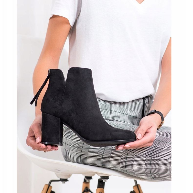 Queentina Fashionable boots on the post black 2