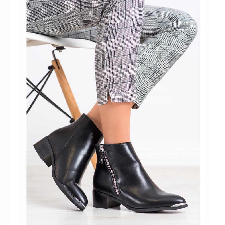 Kayla Stylish boots with a zipper black silver 1